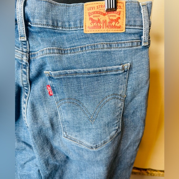 Levi Strauss Curvy Boot Cut Light Blue Denim Jeans size 31 - Picture 6 of 7